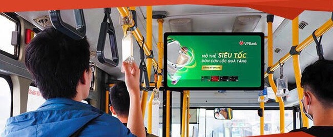 Màn hình quảng cáo LCD trên xe bus - giải pháp tiếp cận khách hàng hiệu quả