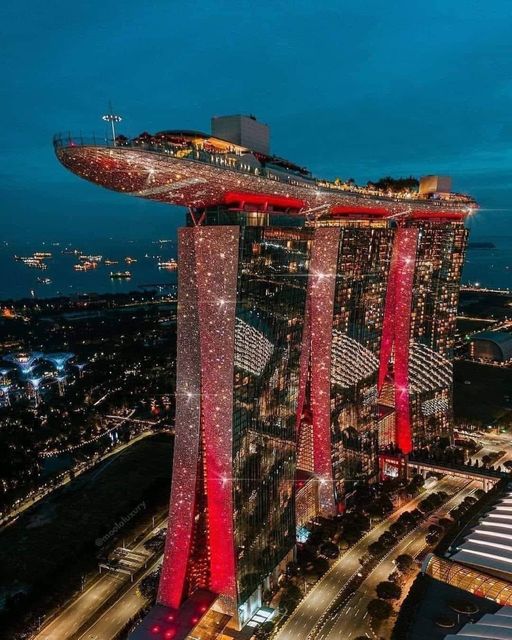 Một góc Marina Bay Sands Singapore khi lên đèn dưới ánh sáng của công nghệ màn hình Led