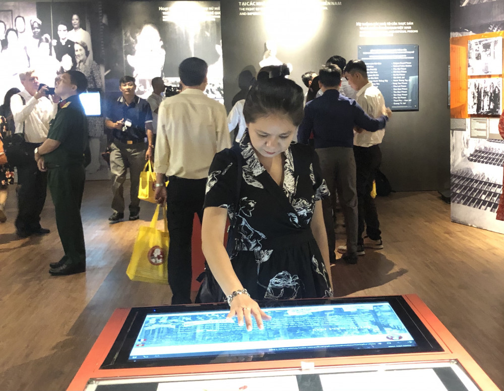 Vai trò cùa màn hình cảm ứng cho bảo tàng công nghệ tương tác