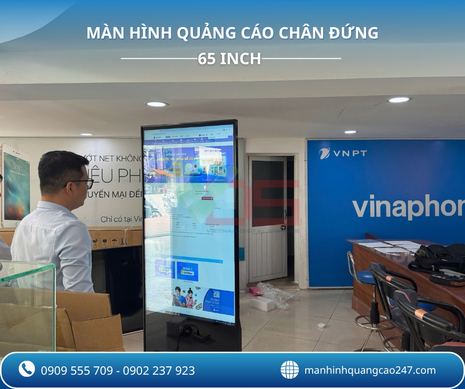 VDS Giao Hàng Màn Hình Quảng Cáo Chân Đứng 65 Inch: Giải Pháp Quảng Cáo Hiện Đại Cho Doanh Nghiệp