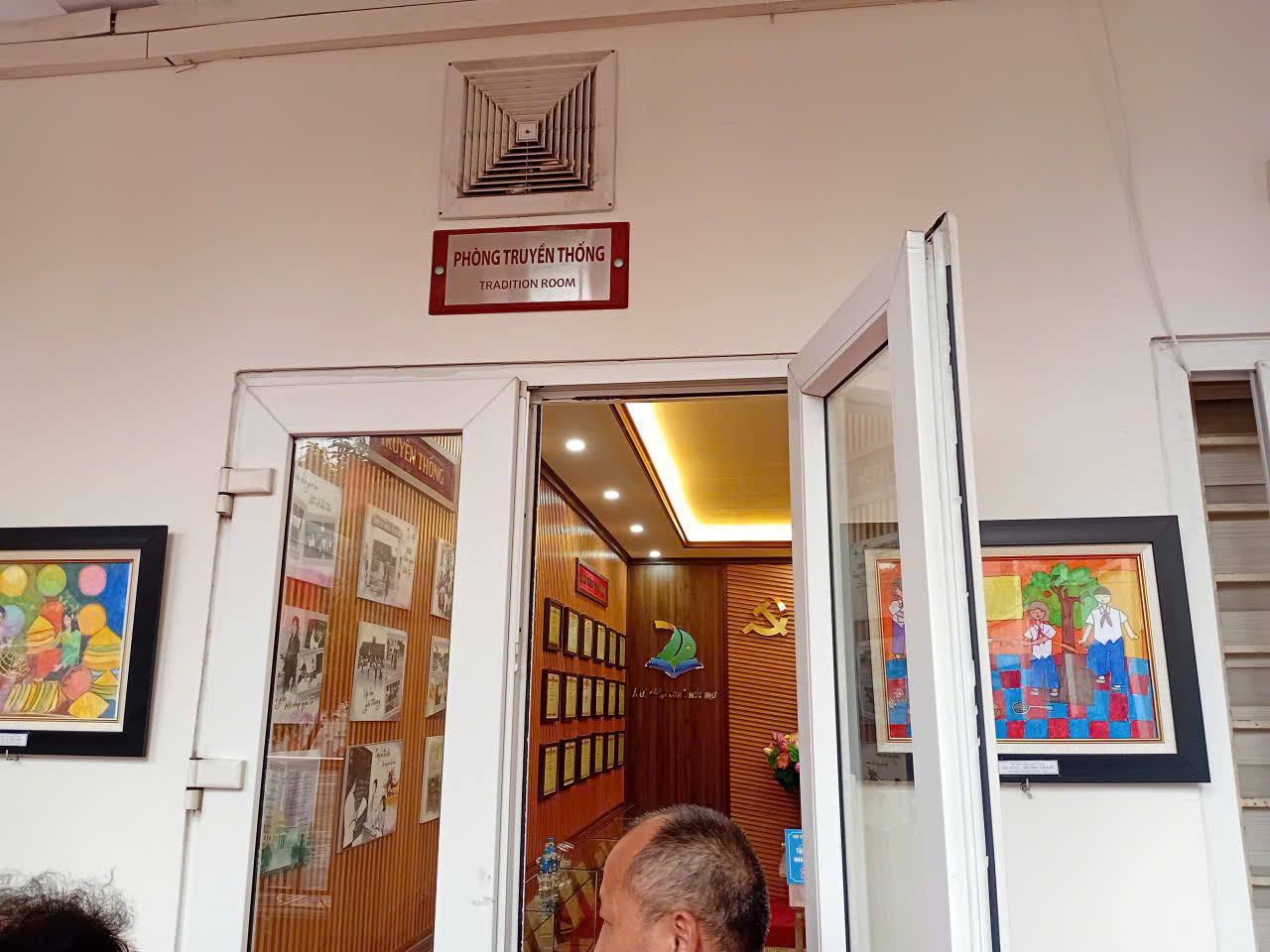  Phòng Truyền Thống của Trường THCS Dịch Vọng – Nơi Gìn Giữ, Lan Tỏa Truyền Thống Và Niềm Tự Hào