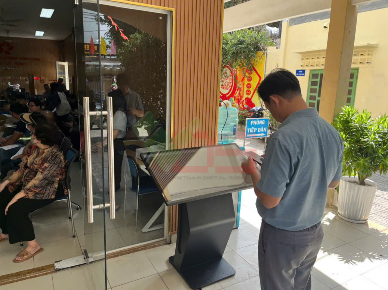 KIOSK HÀNH CHÍNH CÔNG – THUẬN TIỆN CHO NGƯỜI DÂN, HIỆN ĐẠI CHO CHUYỂN ĐỔI SỐ