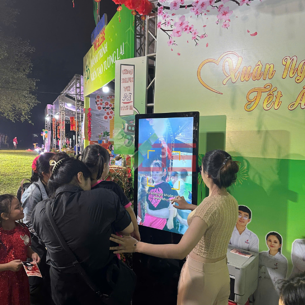 Photobooth – Giải Pháp Chụp Ảnh Tương Tác Hiện Đại, Tạo Trải Nghiệm Ấn Tượng Cho Mọi Sự Kiện