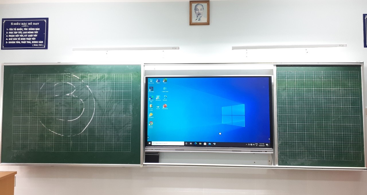 Tùng Việt thi công màn hình tương tác tại Trường Tiểu học Vạn Tường