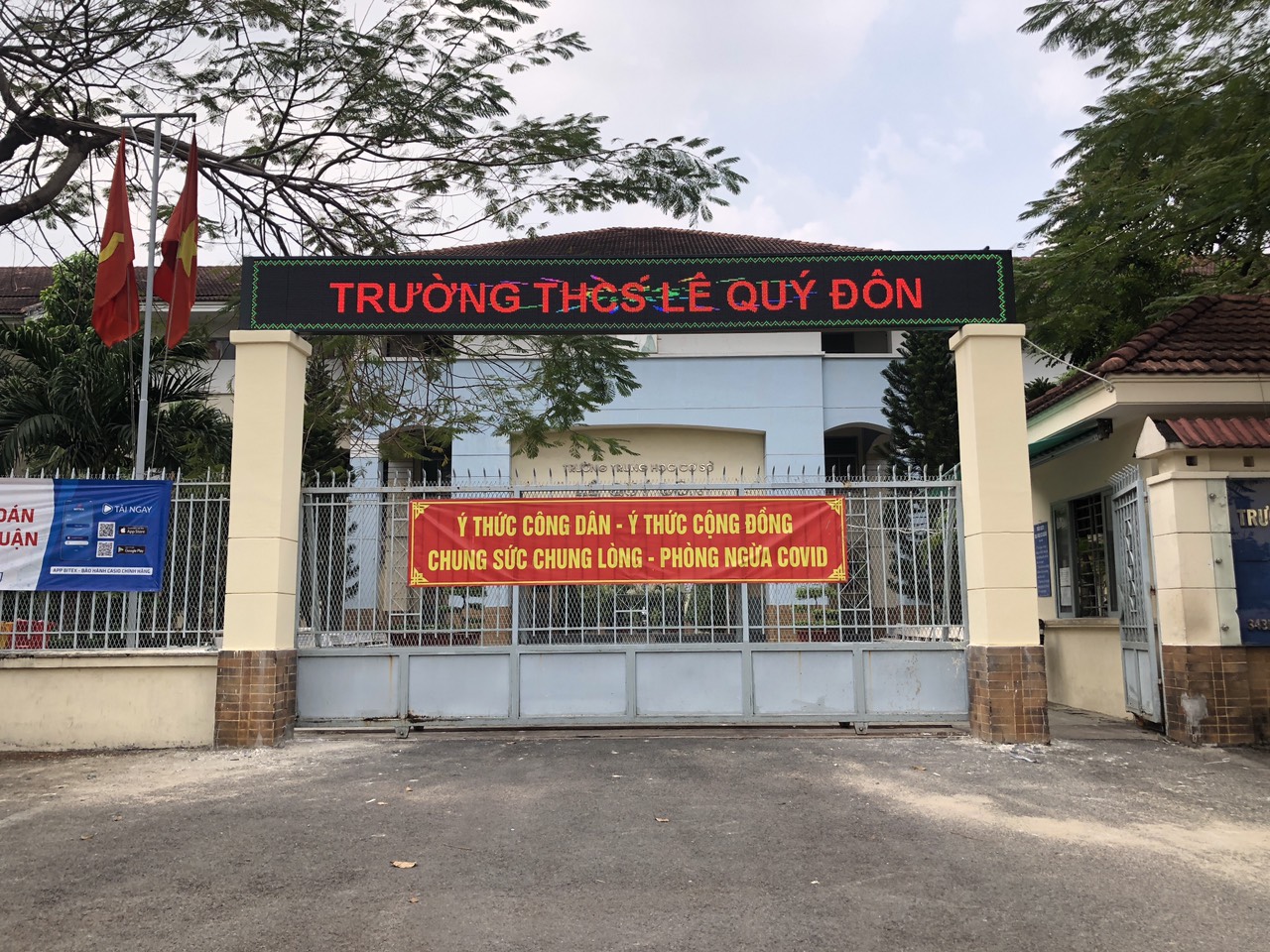 Công ty Tùng Việt thi công lắp đặt bảng Led cổng trường THCS Lê Quý Đôn