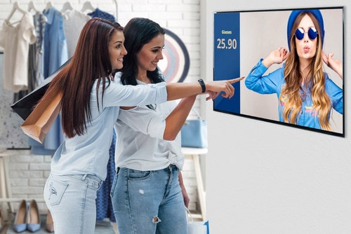 Nhận diện khuôn mặt và Digital Signage nâng cao trải nghiệm khách hàng