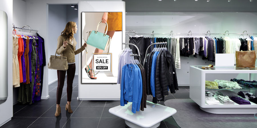 Màn hình quảng cáo cho cửa hàng thời trang tăng trải nghiệm khách hàng