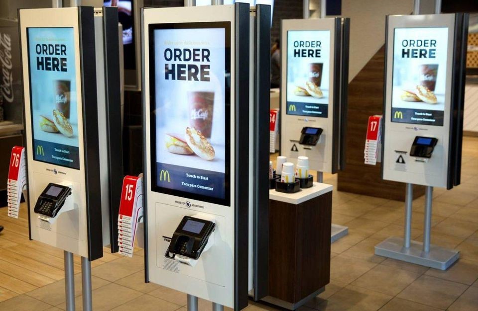 Màn hình cảm ứng Kiosk và tương lai của biển quảng cáo kỹ thuật số