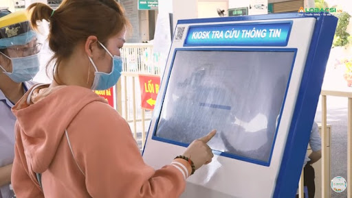 Màn hình Kiosk cảm ứng sở hữu những ưu điểm nào?